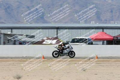 media/Oct-05-2025-CVMA (Sun) [[beeef4f201]]/Race 10-Formula Lightweight Twins Shootout/